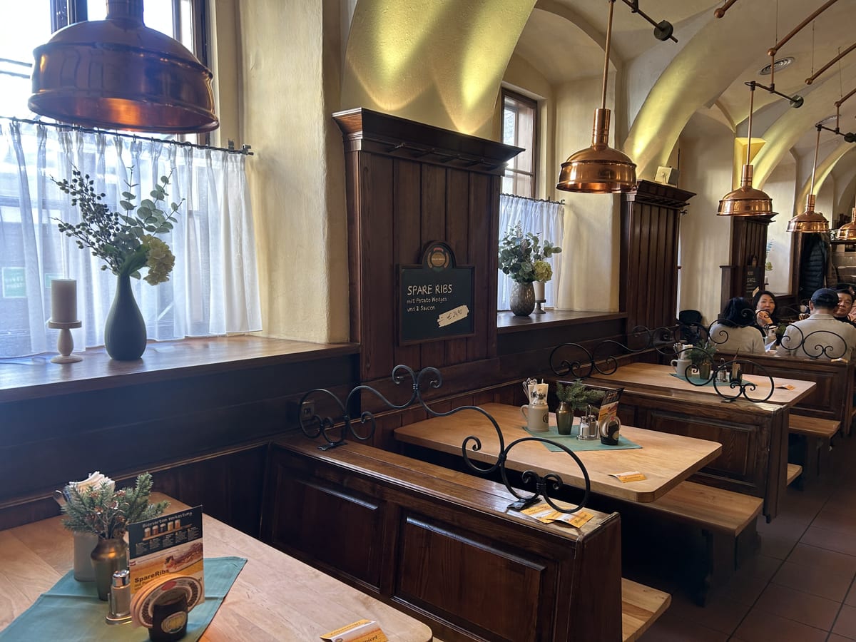 Salm Bräu interior, Vienna