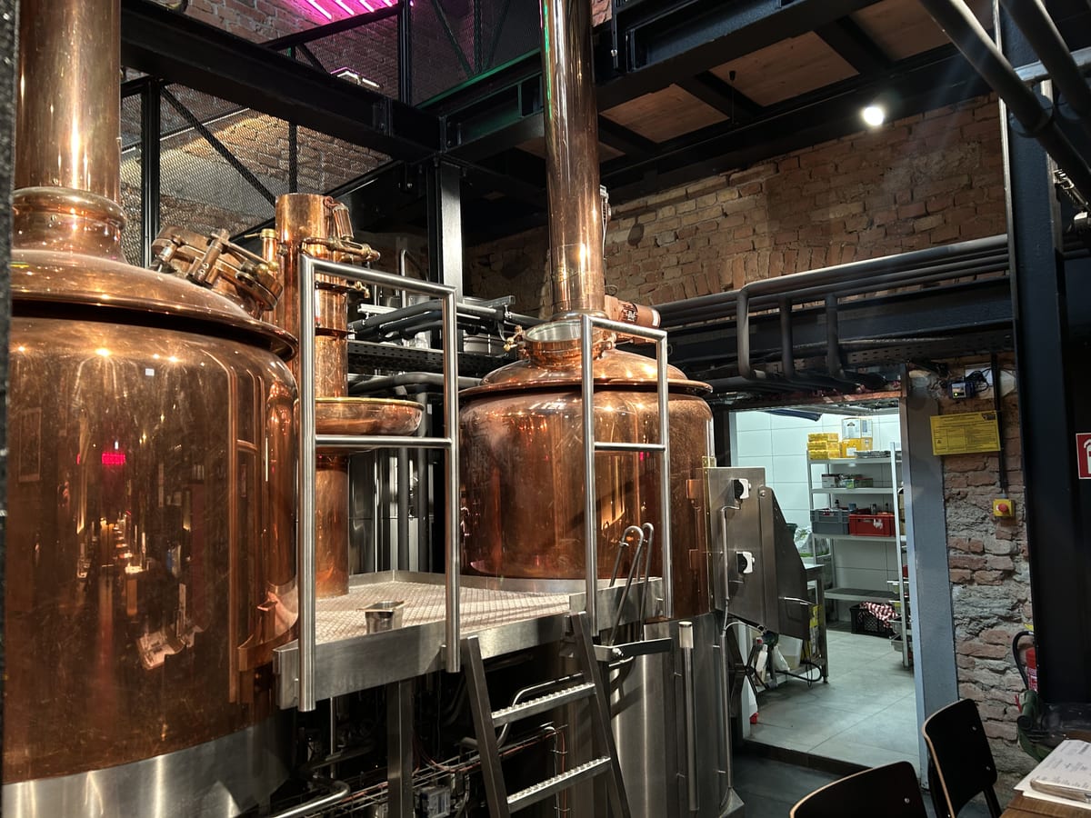 Traditional Vienna Brauhaus – brewery restaurant like Stadtbrauerei Schwarzenberg